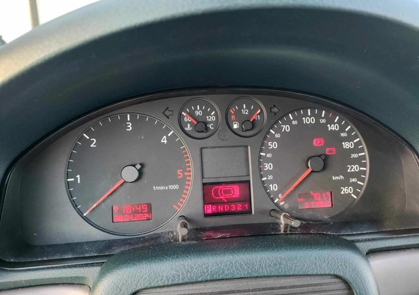 Audi A4 cena 9500 przebieg: 277600, rok produkcji 1999 z Izbica Kujawska małe 254
